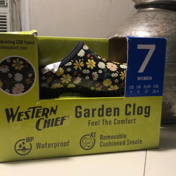 🚨B2G1 New WESTERN CHIEF Floral Waterproof Garden Clogs - Picture 2 of 4